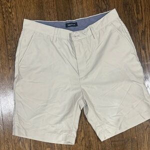 Nautica Men's Cream Flat Front Shorts